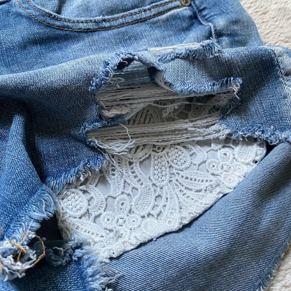 American Eagle Midi Distressed Shorts - Picture 7 of 7